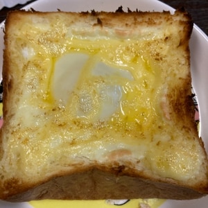 卵とろ〜り♡厚切りパンのマヨエッグチーズトースト